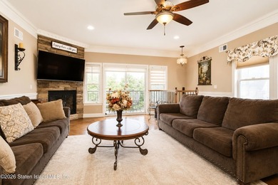 Custom built exceptional home presents an opportunity for buyers - photo 8