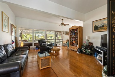 New Price! A classic Manoa-style home located on a quiet - photo 3