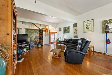New Price! A classic Manoa-style home located on a quiet - photo 4