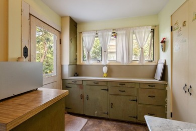 New Price! A classic Manoa-style home located on a quiet - photo 6