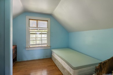 New Price! A classic Manoa-style home located on a quiet - photo 10