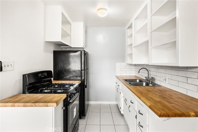 Welcome to coastal living in the heart of Long Beach! This - photo 13