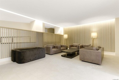 Welcome to this alcove studio, the south exposure ensures plenty - photo 20
