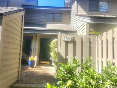 Beautiful 2-bedroom, 2.5-bath townhome located in the highly - photo 1