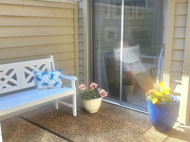 Beautiful 2-bedroom, 2.5-bath townhome located in the highly - photo 3