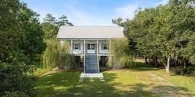 Lake Home For Sale in Mandeville, Louisiana