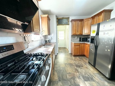 Welcome to this beautifully maintained Colonial nestled on a - photo 6