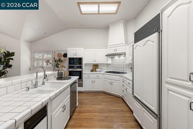Rare Rossmoor property with a spacious backyard patio - photo 14