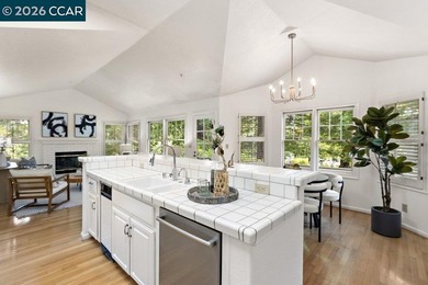 Rare Rossmoor property with a spacious backyard patio - photo 15