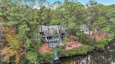 Unique home with a covered, heated pool and bi-fold doors that - photo 4