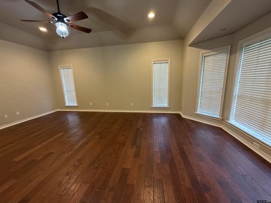 Charming 1998 Brick Home with Spacious Living and Modern - photo 25