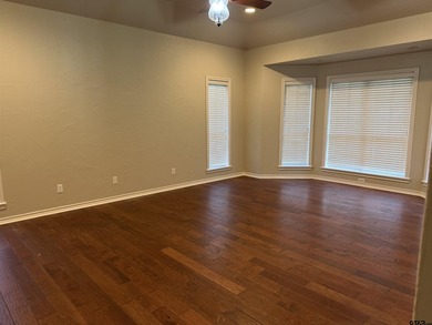 Charming 1998 Brick Home with Spacious Living and Modern - photo 27