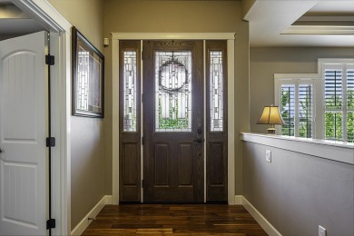 Custom-built single level living w/designer finishes &amp; upscale