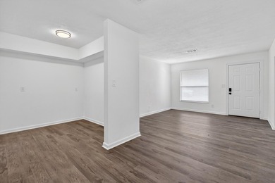 Centrally located in the heart of Fort Walton Beach, this - photo 4