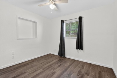 Centrally located in the heart of Fort Walton Beach, this - photo 9