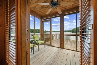 Discover an exceptional lakefront retreat on Lake Secession-a - photo 10