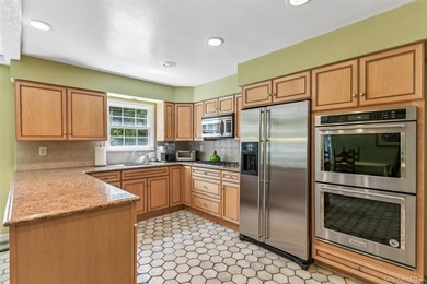 Large Center Hall Colonial in a prime Lawrence location. Set on - photo 16