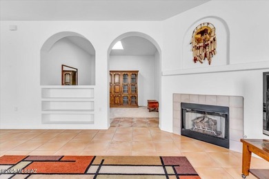 Charming 2 Bedroom, 2 Bath patio home + Den with the added bonus