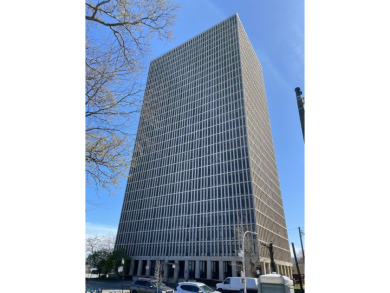 Lake Home Sale Pending in Chicago, Illinois