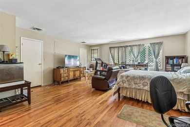 Large Center Hall Colonial in a prime Lawrence location. Set on - photo 23