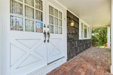 Large Center Hall Colonial in a prime Lawrence location. Set on - photo 27