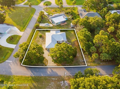 Old Florida charm at its finest! Nestled in the quaint and - photo 31