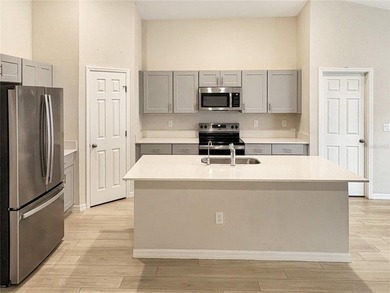 Virtually Staged. Welcome to this beautifully maintained - photo 32