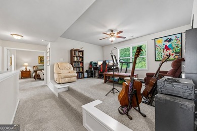 Beautifully maintained and showing like new, this 5 bedroom, 3 - photo 34