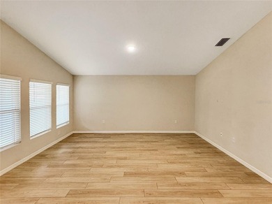 Virtually Staged. Welcome to this beautifully maintained - photo 34