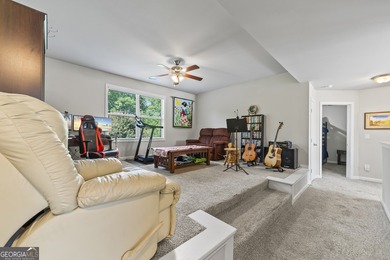 Beautifully maintained and showing like new, this 5 bedroom, 3 - photo 35