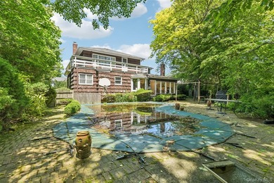 Large Center Hall Colonial in a prime Lawrence location. Set on - photo 41