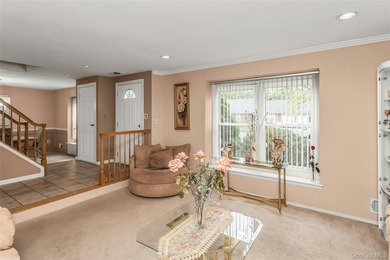 Welcome to a spacious and well-maintained Center Hall Colonial - photo 7