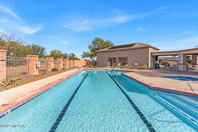 Charming 2 Bedroom, 2 Bath patio home + Den with the added bonus