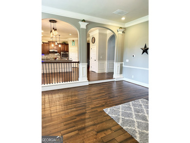 Experience comfort and quality in this beautifully constructed - photo 7