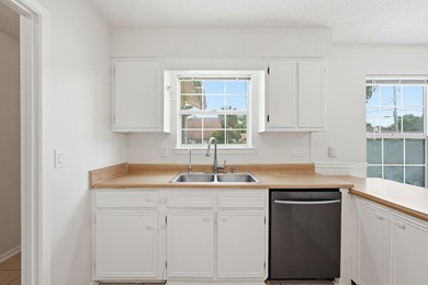 LOCATION - LOCATION - LOCATION! Close to both Military Bases and - photo 9