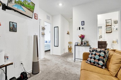 Newer construction, built in 2022. Spacious open floor plan - photo 10