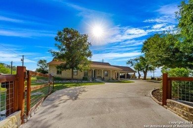 Lake McQueeney Home For Sale in Mcqueeney Texas