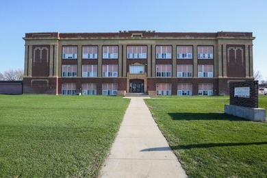 A rare investment opportunity in the heart of Luverne! City - photo 2