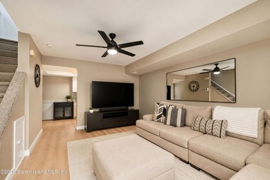 Welcome to 21 Bunnell Court! Charming and full of character - photo 4