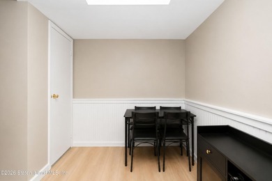 Welcome to 21 Bunnell Court! Charming and full of character - photo 8