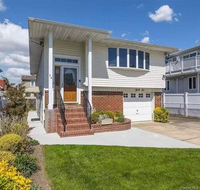 4 bedroom, 2 bath East Rockaway Recently Renovated High Ranch - photo 1