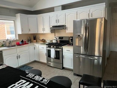 4 bedroom, 2 bath East Rockaway Recently Renovated High Ranch - photo 5