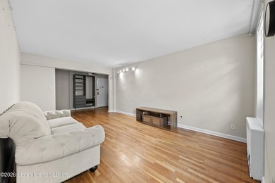 Why rent when you can own? Bright and spacious 1-bedroom co-op - photo 5