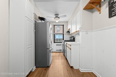 Why rent when you can own? Bright and spacious 1-bedroom co-op - photo 9