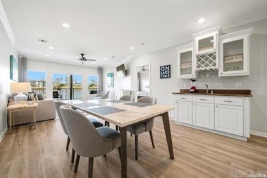 Experience lake living at its finest with this beautiful walk-in