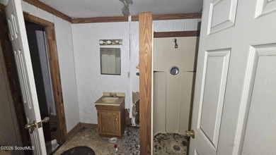 Here's a fantastic opportunity for you to re-imagine this blank - photo 23