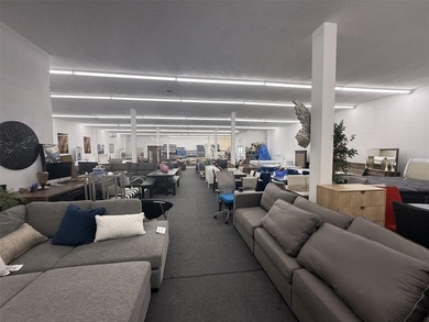 We are pleased to present this Industrial Warehouse Space for - photo 3