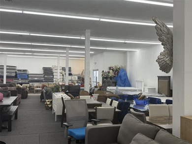 We are pleased to present this Industrial Warehouse Space for - photo 5
