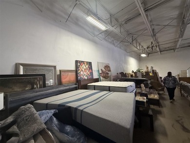We are pleased to present this Industrial Warehouse Space for - photo 8