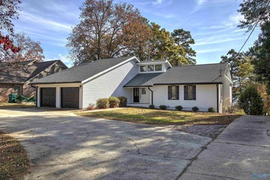 Lake Home For Sale in Leesburg, Alabama